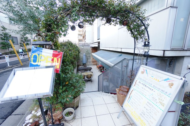 S.N HOUSE　1Fカフェレストラン｜SOHO東京