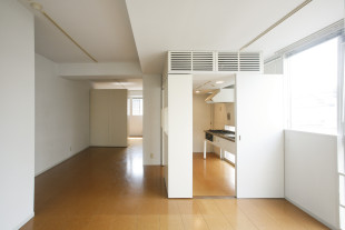 【募集終了】南青山、移動式家具とユニバーサルデザインのSOHO。