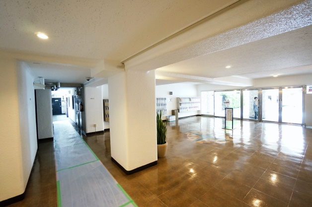 shuwa_daikanyama_residence-entrancehall-01-sohotokyo