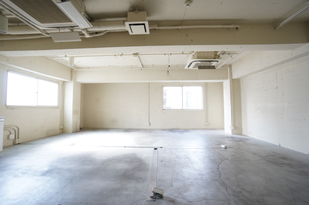 black-aoyama-5F-room01