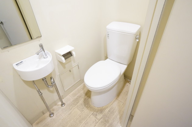 black-aoyama-5F-room03