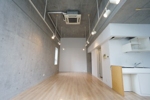 【募集終了】東麻布、4mの天井高を誇る空間で働く。