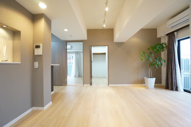 chestnuthills-404-room01