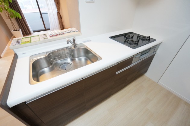 chestnuthills-404-room04