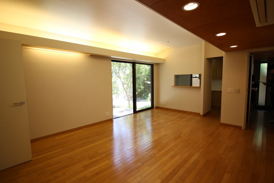 oosaki4chome_spruscompound-D-1F-livingroom-05-sohotokyo