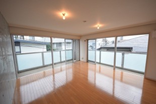 【募集終了】代々木上原。角地に佇むコンパクトSOHO。