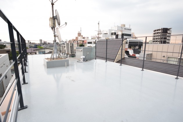 Senzoku_HK_building-balcony02-sohotokyo