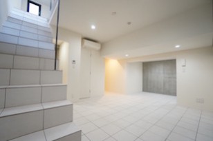 代々木公園、清潔感あるメゾネットSOHO<br>[渋谷区/26万/57㎡]