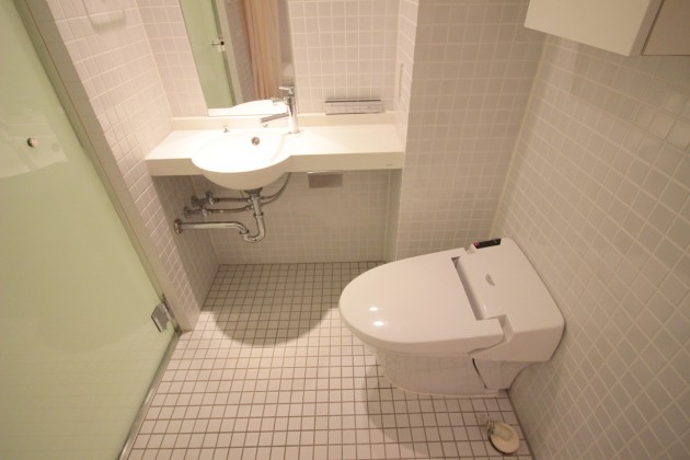 moderiaBrut_omotesando-bathroom-02-sohotokyo