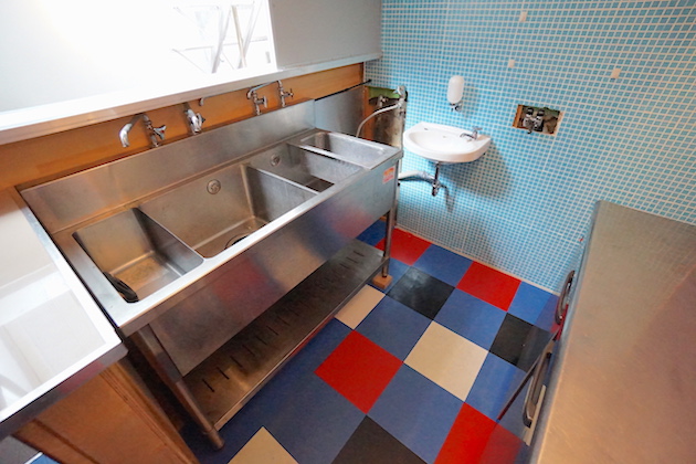 shinjuku-4chome-building-kitchen-2