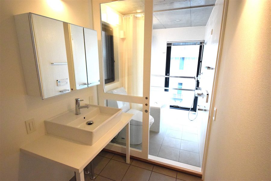 CF1310-402-1F-bathroom-01-sohotokyo