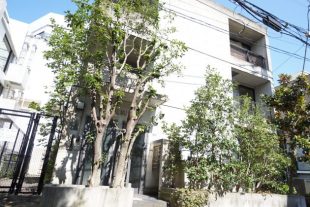 【募集終了】広尾駅徒歩1分。木々に囲まれたSOHO物件