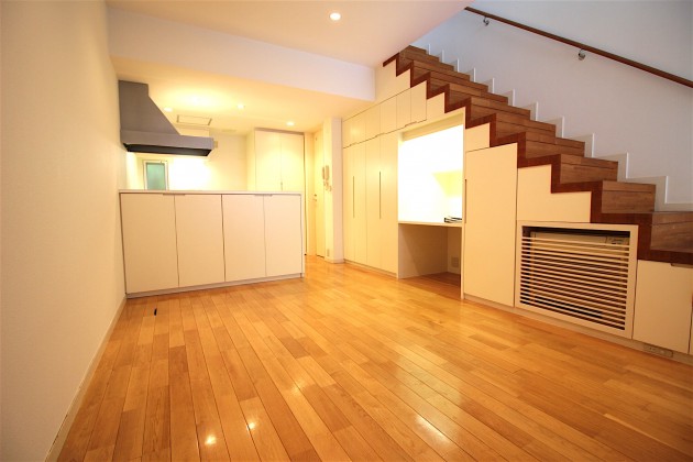 【募集終了】池ノ上。緑に囲まれたウッドデッキ付テラスハウス。