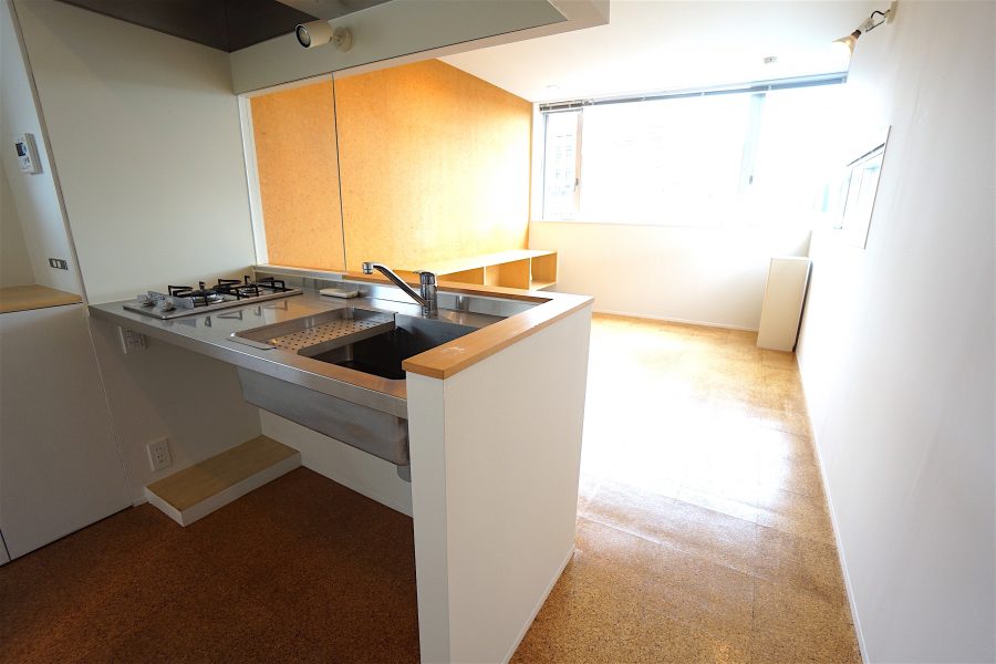 meguroparkhils-302-2F-livingroom-02-sohotokyo