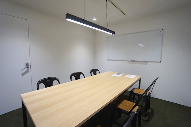 &WORK_NIHONBASHI-5F-meetingroom-01-sohotokyo