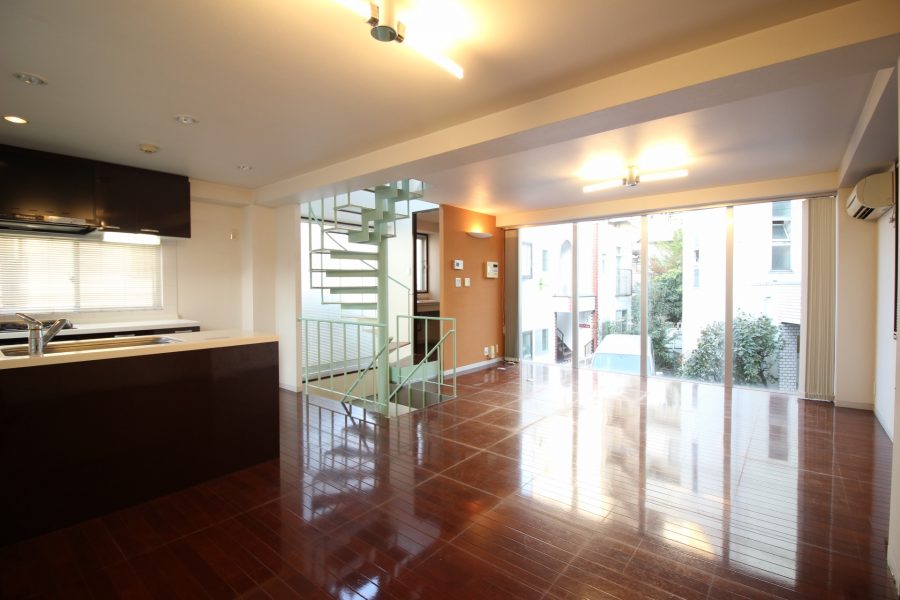 ikejiri3chomekodate-2F-livingroom-02-sohotokyo