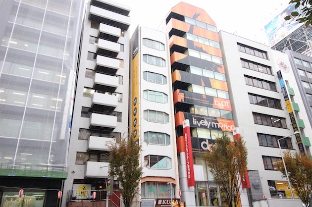 shibuya_flatbuilding-facade-02-sohotokyo.