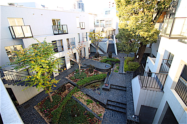 chrysantheme-2009-balcony-10-sohotokyo