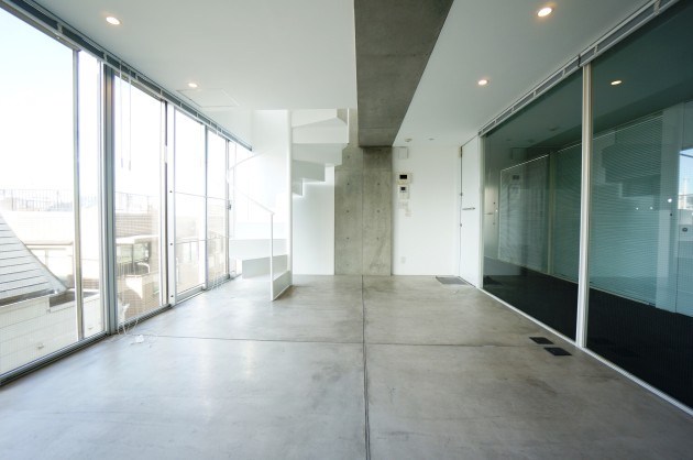 【募集終了】三宿、ガラス張りの眺望の良いメゾネットSOHO