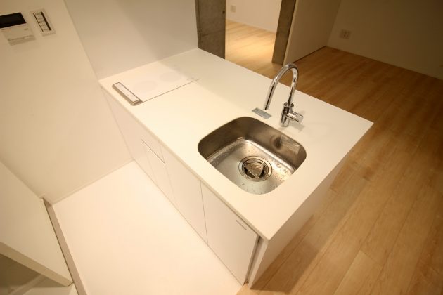 courtmadelia_akasaka895-108-kitchen-02-sohototyo1