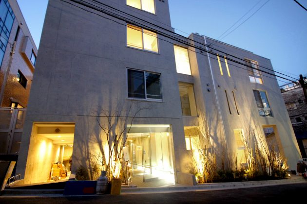 courtmadelia_akasaka895-facade-04-sohototyo1
