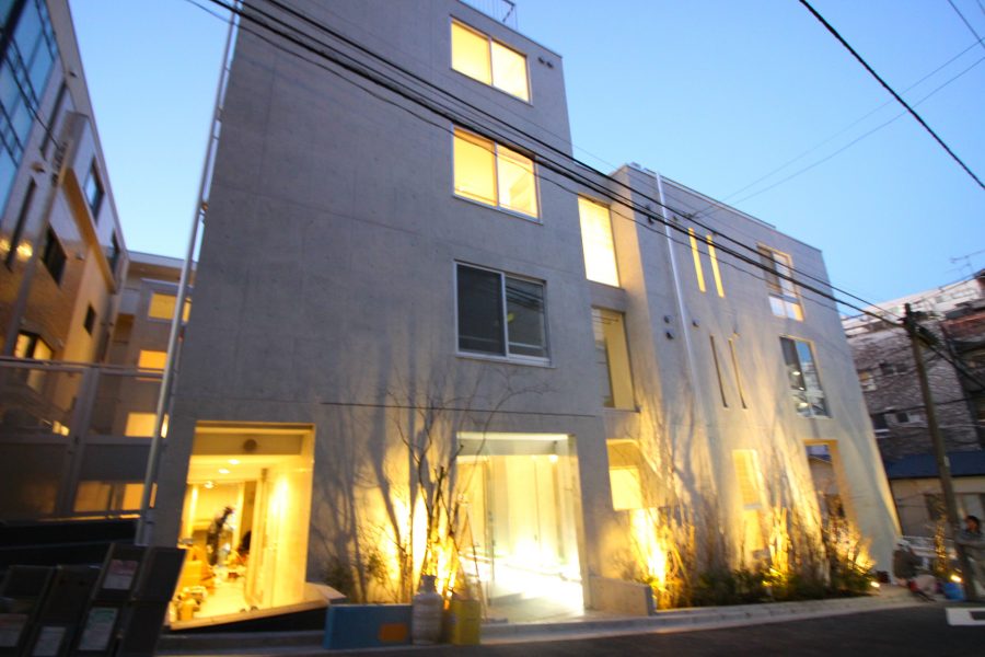 courtmadelia_akasaka895-facade-05-sohototyo