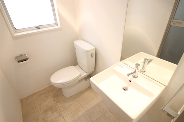 17skybuilding-203-toilet-01-sohotokyo