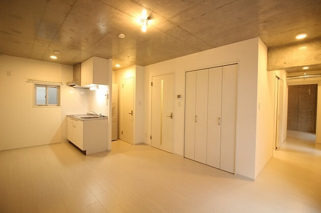 【募集終了】小伝馬町2分、コンクリ×ホワイトの新築デザイナーズSOHO。