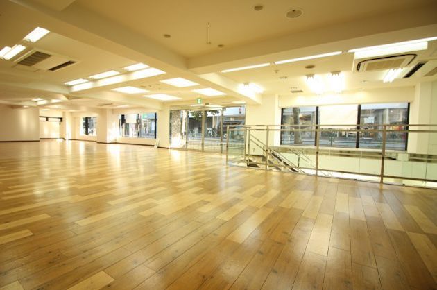 【募集終了】世田谷通り沿い。550㎡のメゾネット店舗。