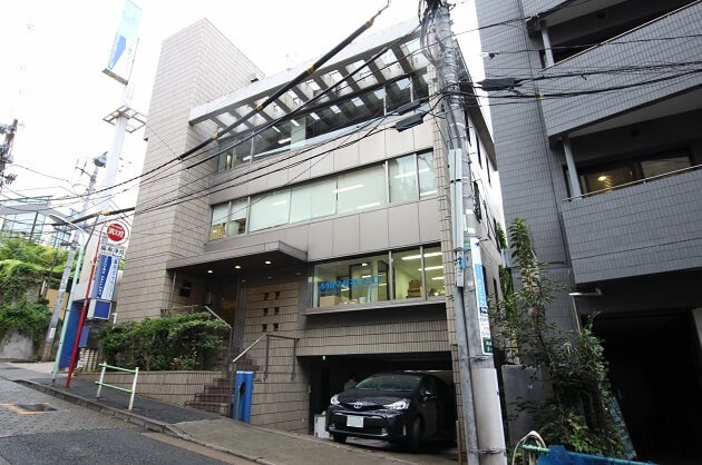 【募集終了】麻布十番駅徒歩４分。こじゃれた街に佇む360㎡超の一棟オフィス。