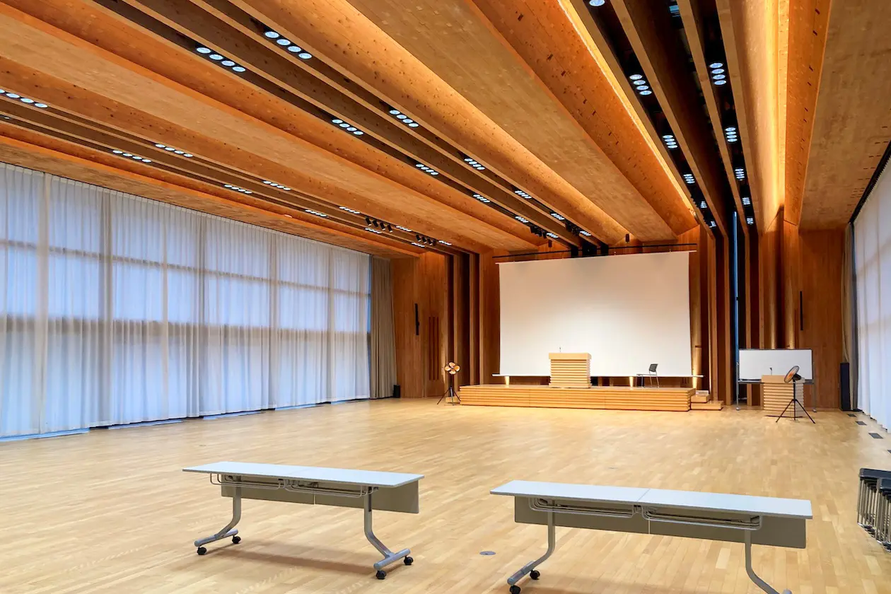 新木場3分、木に囲まれた唯一無二のモダンオフィス 室内