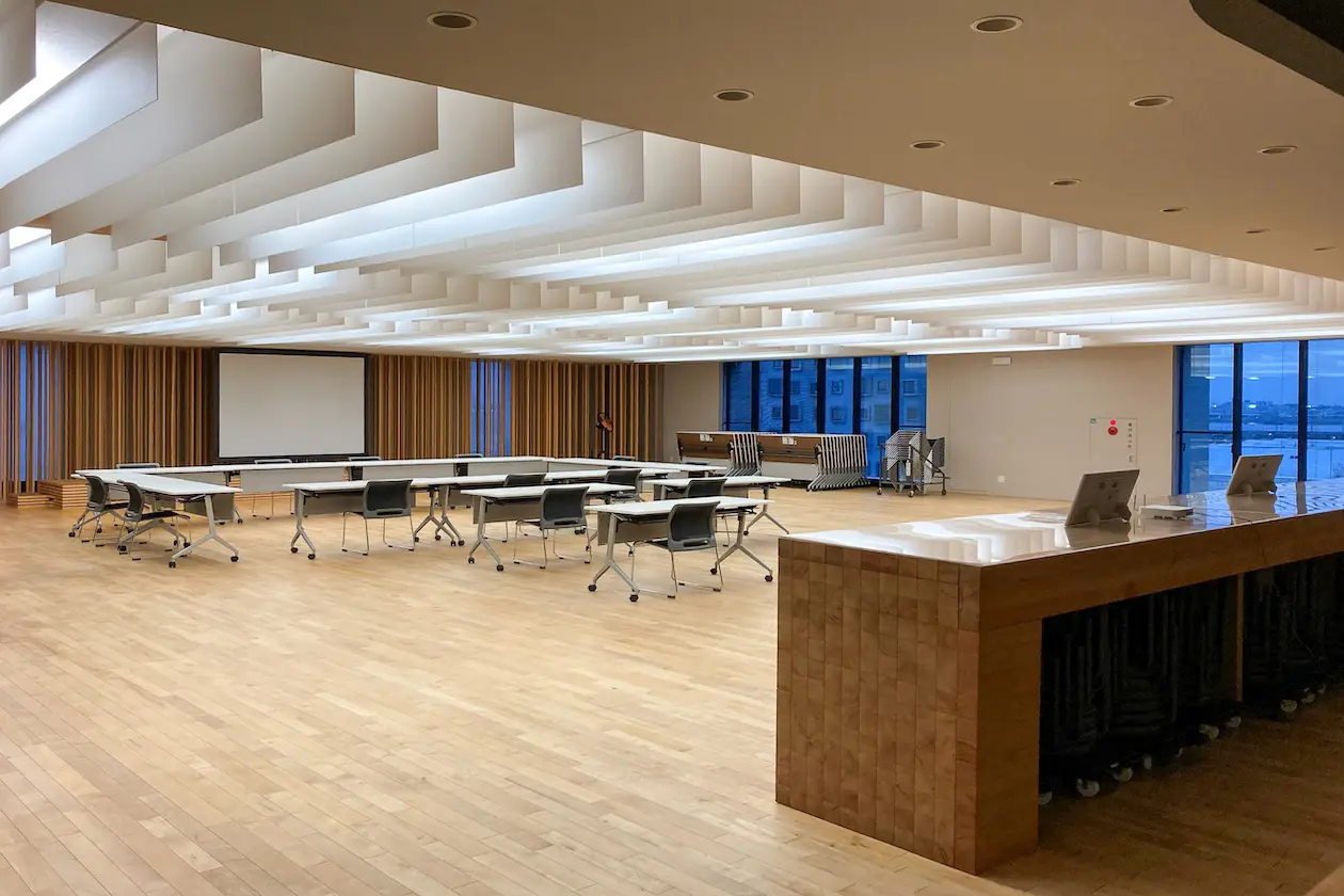 新木場3分、木に囲まれた唯一無二のモダンオフィス 室内