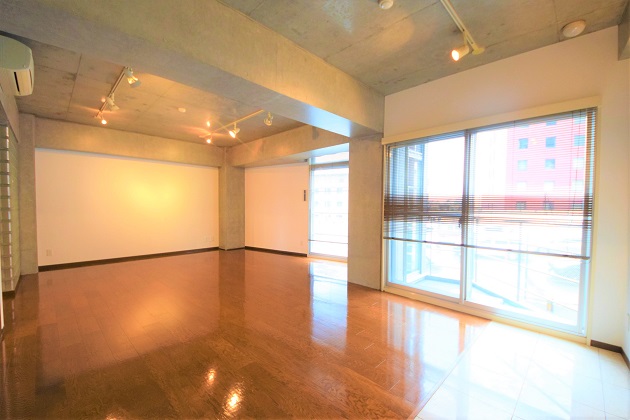 【募集終了】西麻布。コンクリート打ち放し1LDK空間。