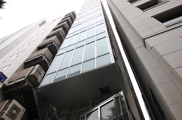 【募集終了】京橋。ガラスファサードが印象的な築浅オフィス