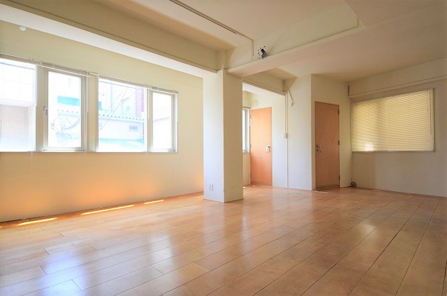 【募集終了】学芸大学駅1分。利便性抜群、やさしい色合いのオフィス。