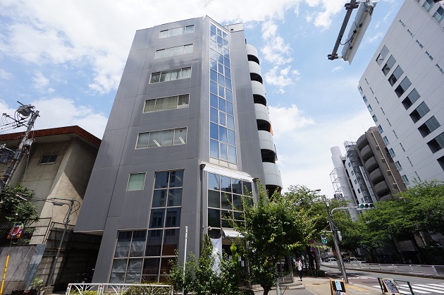 【募集終了】広尾1丁目。明治通り沿いに佇む広々オフィス。
