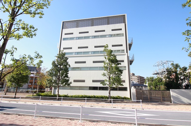 【募集終了】西新宿。アクセス良好、自然を感じる築浅4階建て1棟ビル。