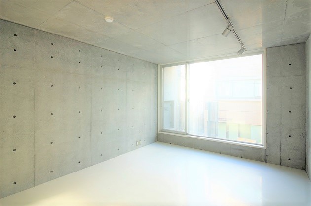 【募集終了】北参道３分。コンクリート打ち放しのコンパクト空間