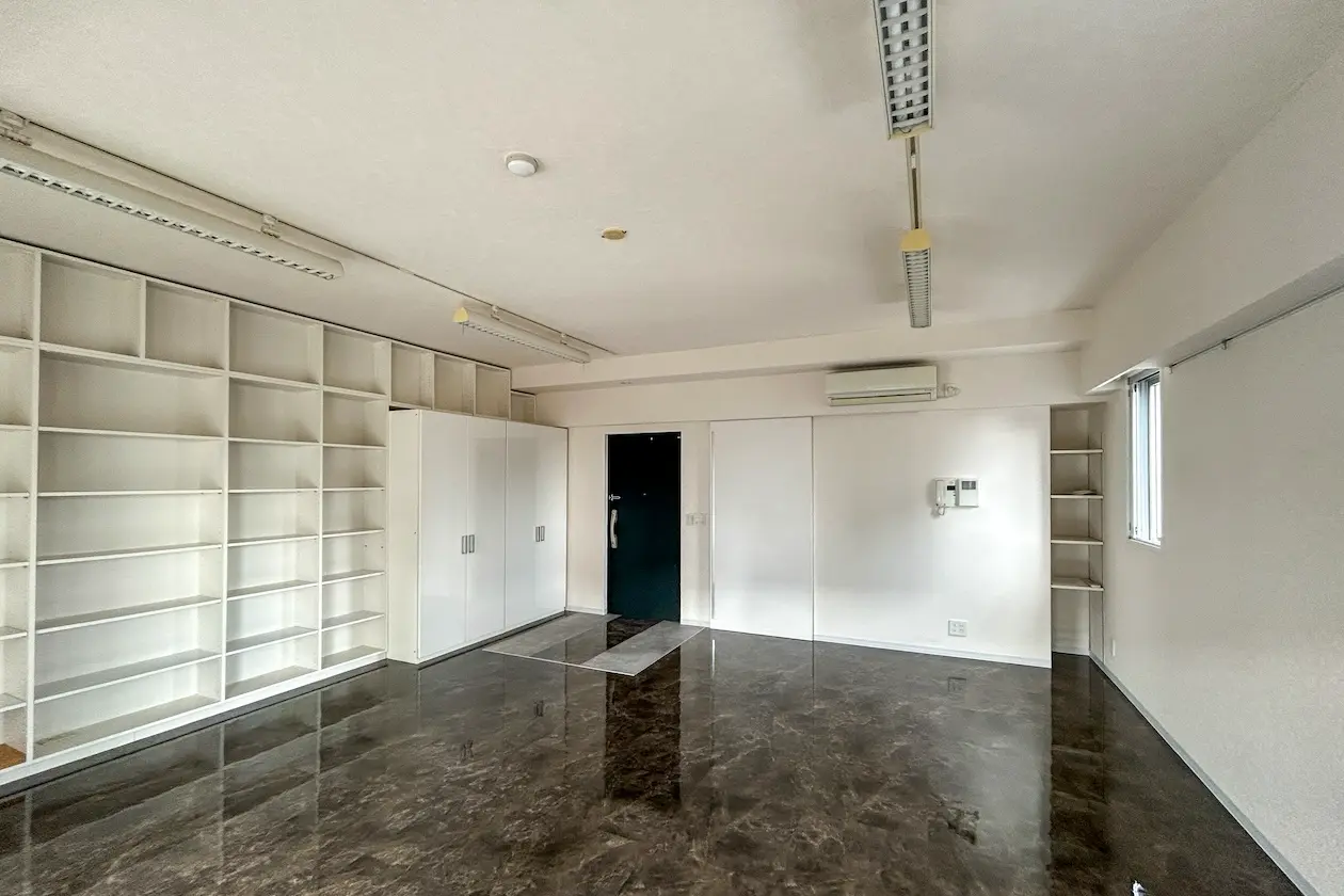 恵比寿徒歩6分、スタジオタイプのモノトーンSOHO 室内