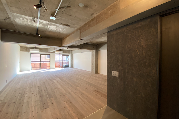 【募集終了】青山一丁目、無垢床が心地良いリノベーション空間