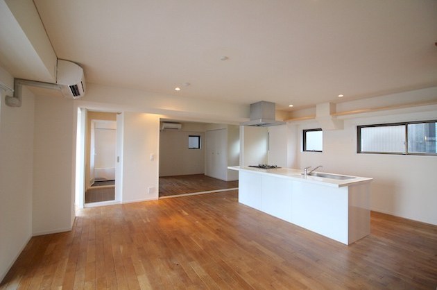 【募集終了】三田、無垢材使用の上質空間をアイランドキッチンと