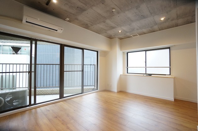 【募集終了】半蔵門駅徒歩1分、フルリノベーション済みSOHO