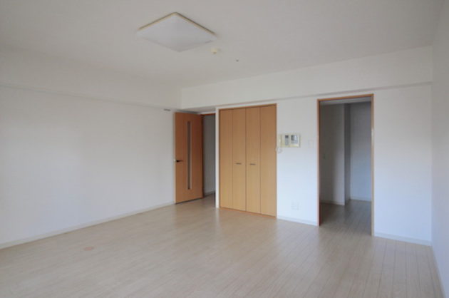 【募集終了】岩本町、オフィスサービスの整ったミドルサイズSOHO。