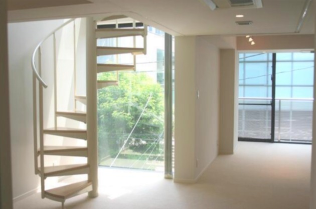 【募集終了】南青山。ルーフバルコニー付、採光豊かなSOHO