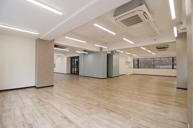 【募集終了】南青山、ワンフロアを自由に使うリノベオフィス