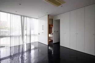 泉岳寺3分、高台に立つ打ち放しデザイナーズ。<br>[港区/26万/38㎡]