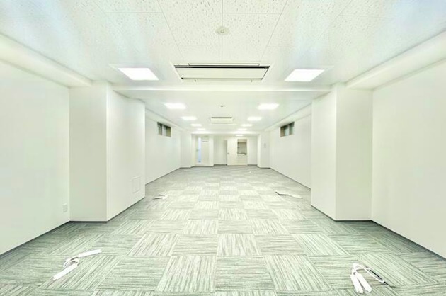【募集終了】赤坂、白を基調としたシンプルな新築オフィス