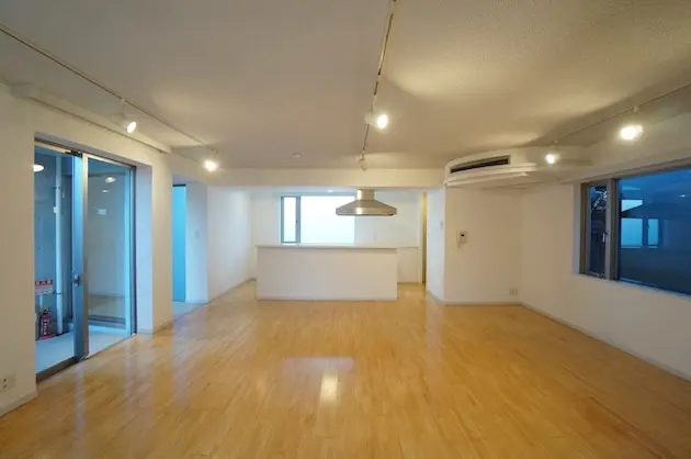 神宮前5丁目、2LDK+DENの低層デザイナーズSOHO<p>[渋谷区/78万/119㎡]