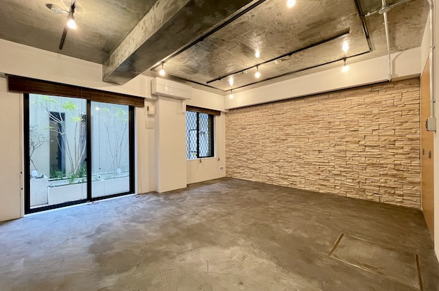 【募集終了】表参道、コンクリート現しのワンルームSOHO