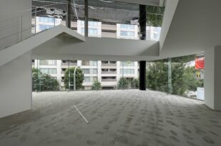 外苑前、天井高5.4mと無限の可能性を導く架け橋<p>[渋谷区/163万/174㎡]